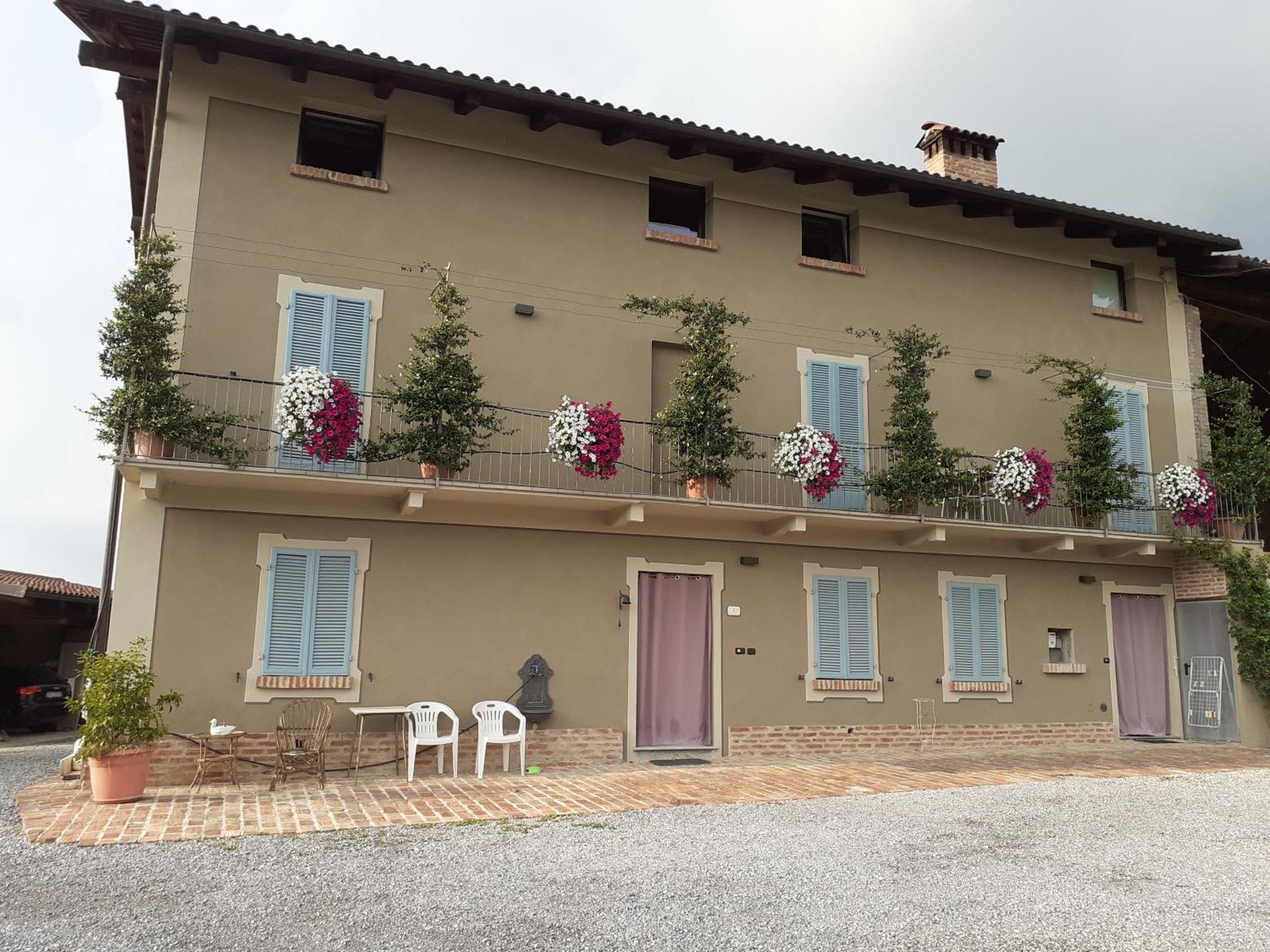La Casa Di Roby-1 Appartamento La Morra Con Piscina Exterior foto
