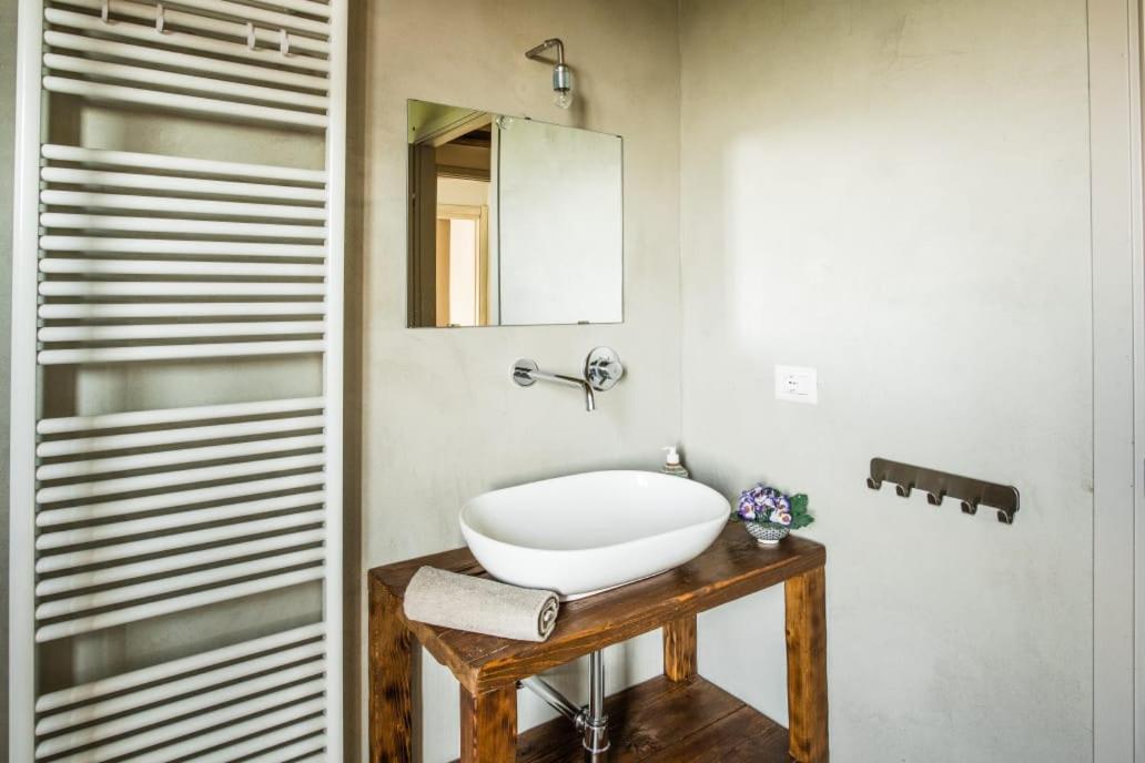 La Casa Di Roby-1 Appartamento La Morra Con Piscina Exterior foto